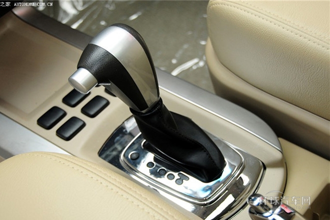 2012款 1.8L 手動舒適型