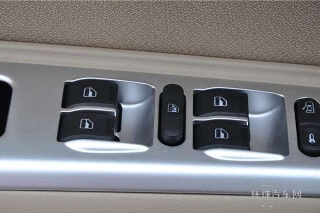 2012款 1.8L 手動(dòng)豪華型