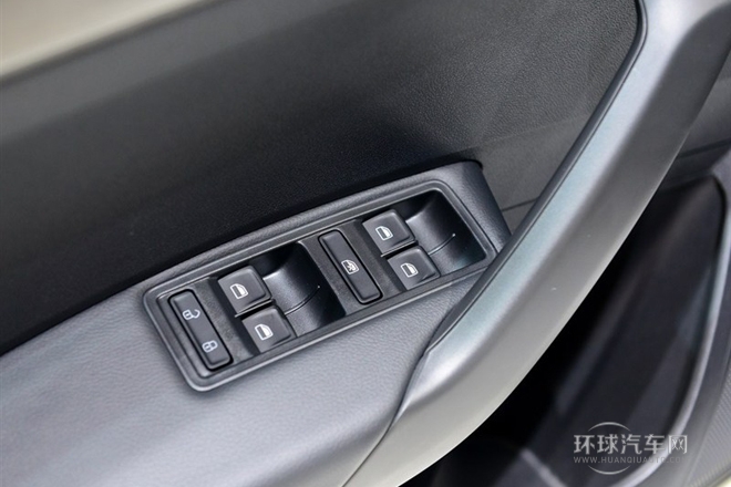 2015款 1.6L 自動30周年紀(jì)念版