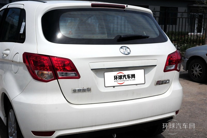 2013款 兩廂 1.5L 自動(dòng)樂天版