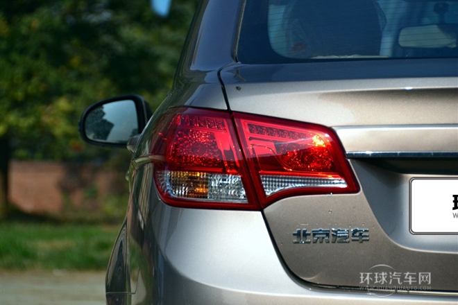 2013款 三廂 1.3L 手動樂天版