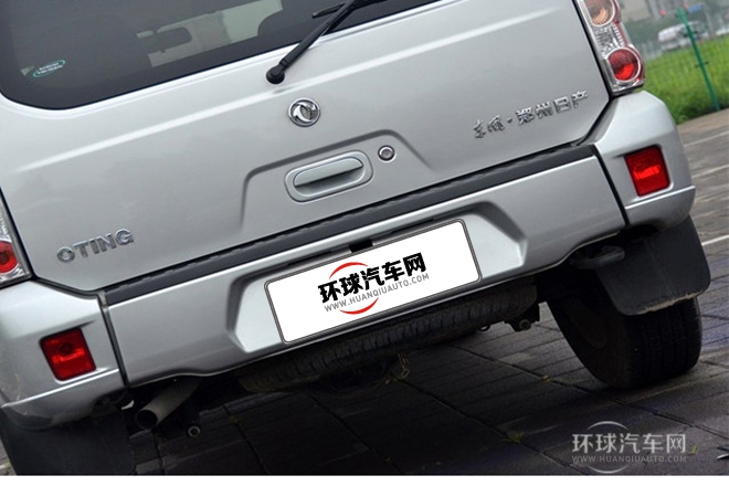 2013款2.5L手動四驅(qū)豪華版