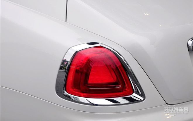 2013款 6.6T 標(biāo)準(zhǔn)型