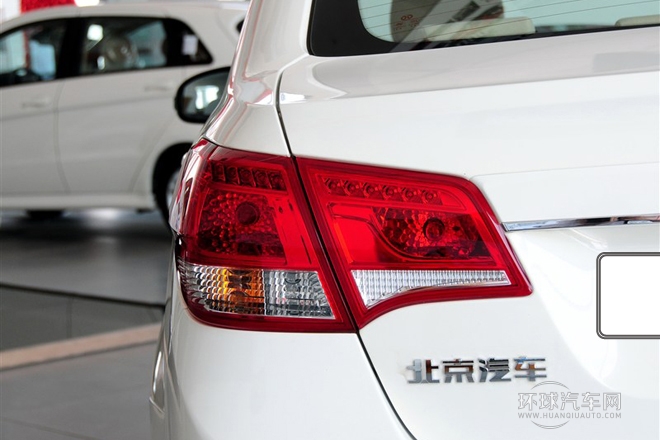 2013款 三廂 1.5L 手動樂尚版