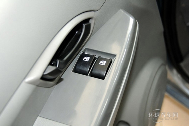 2014款 1.5L 手動(dòng)標(biāo)準(zhǔn)型7座 國(guó)V