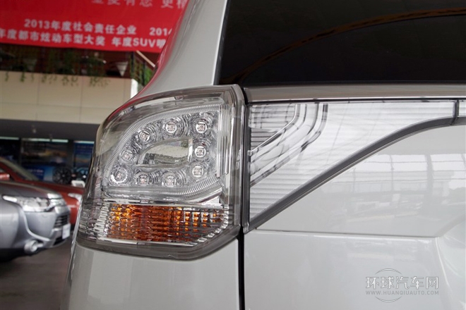 2014款 2.4L 四驅(qū)豪華超值版 7座