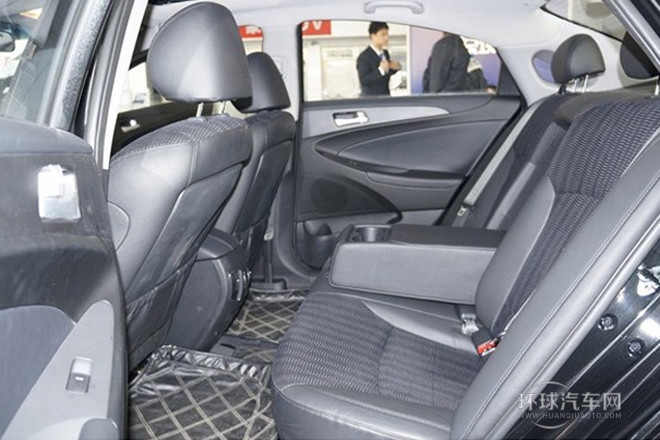 2014款 2.0L 自動領先型