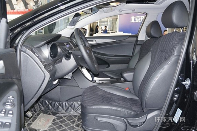 2014款 2.0L 自動領(lǐng)先型