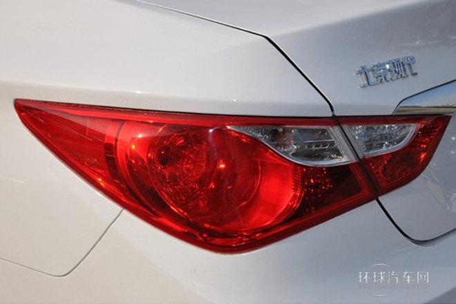 2014款 2.0L 自動(dòng)領(lǐng)先型