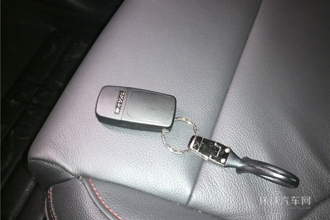 2014款 運動版 2.4L 自動尊貴型