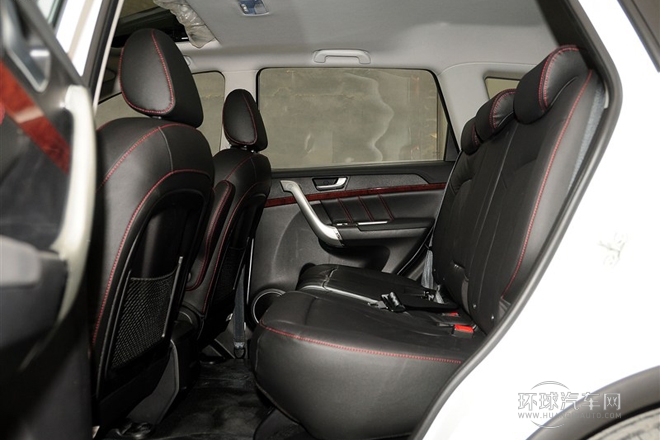 2013款 運動版 1.5T 手動四驅(qū)尊貴型