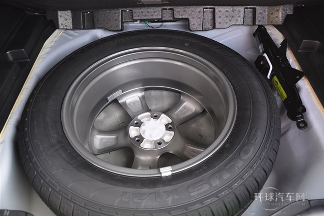 2013款 升級版 1.5T 手動四驅(qū)尊貴型