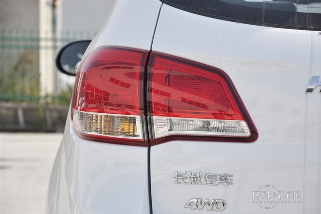2013款 升級(jí)版 1.5T 手動(dòng)四驅(qū)尊貴型