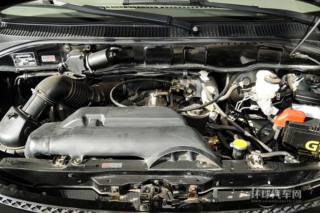 2010款 2.4L-3代 尊領(lǐng)標(biāo)準(zhǔn)型9座4RB2