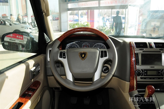 2010款 2.4L-3代 尊領(lǐng)標準型9座4RB2