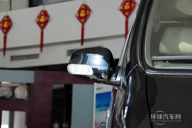 2010款 2.4L-3代 尊領(lǐng)標(biāo)準(zhǔn)型9座4RB2