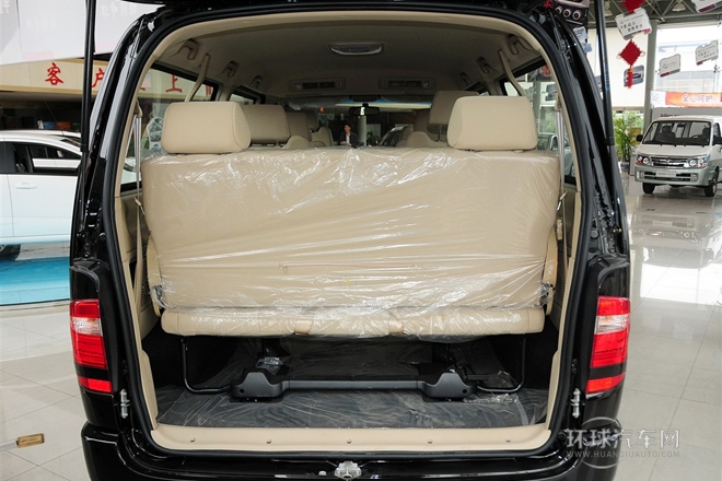 2010款 2.4L-3代 尊領(lǐng)豪華型長(zhǎng)軸9座4RB2