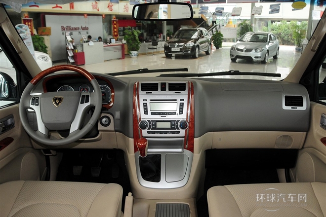 2010款 2.4L-3代 尊領(lǐng)豪華型長(zhǎng)軸9座4RB2