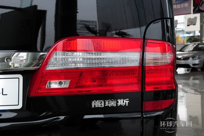 2010款 2.4L-3代 尊領(lǐng)豪華型長(zhǎng)軸9座4RB2