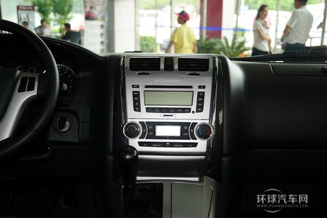 2010款 2.4L-3代 尊領(lǐng)豪華型長軸11座4RB2