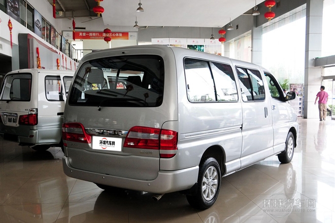 2010款 2.4L-3代 尊領(lǐng)豪華型長(zhǎng)軸11座4RB2