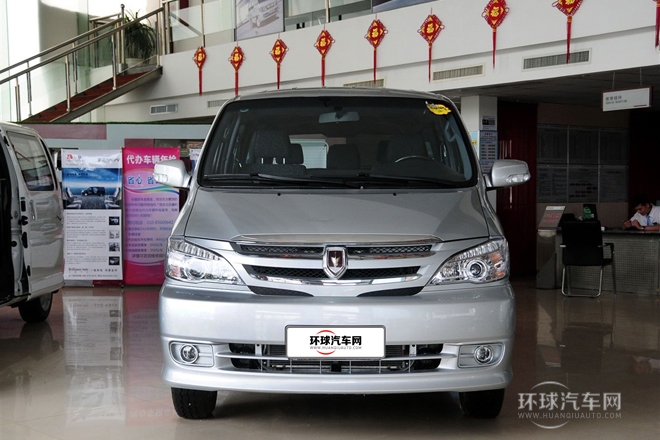 2010款 2.4L-3代 尊領(lǐng)豪華型長(zhǎng)軸11座4RB2