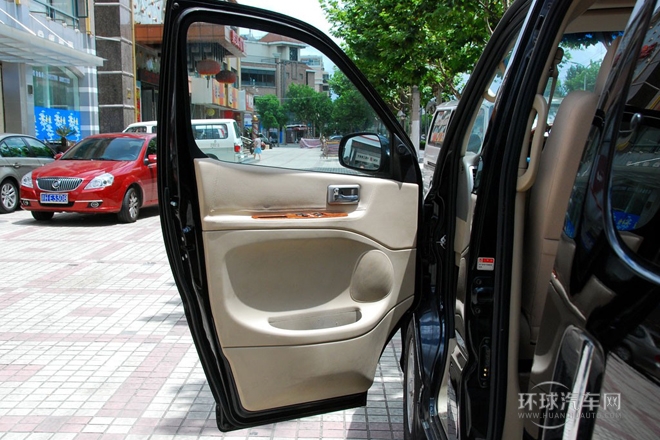2010款 2.7L-3代 御領(lǐng)豪華型長(zhǎng)軸9座2TR