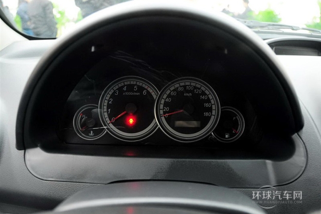 2010款 1.0L 標(biāo)準(zhǔn)型