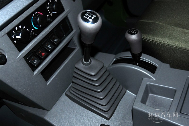 2008款 3.0T 五門四驅(qū)柴油版