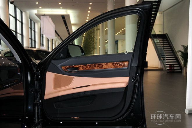 2013款 740Li 豪華型
