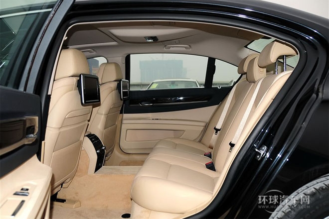 2013款 740Li 領(lǐng)先型