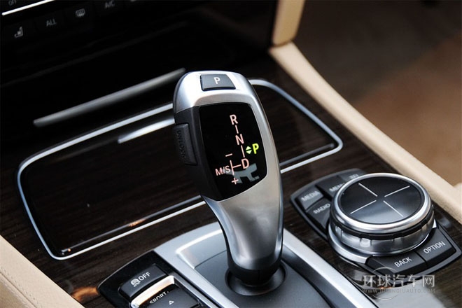 2013款 740Li 領(lǐng)先型