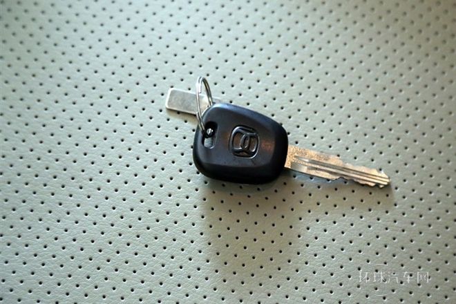 2013款 兩廂 1.4L 手動(dòng)標(biāo)準(zhǔn)型