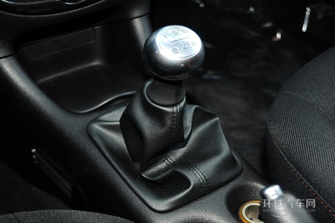 2013款 CROSS 1.4L 手動運(yùn)動型