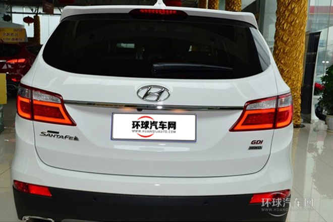 2013款 2.2T 7座棕色內(nèi)飾旗艦版