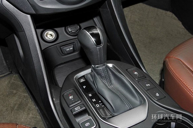 2013款 2.2T 6座棕色內(nèi)飾旗艦版