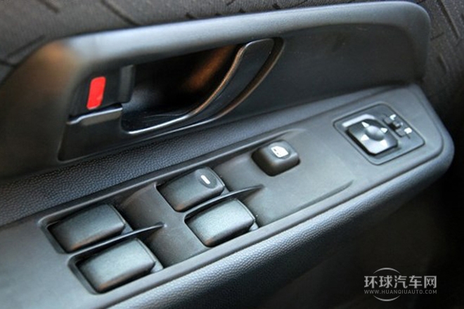 2013款 經(jīng)典版 2.0L 兩驅(qū)標(biāo)準(zhǔn)型
