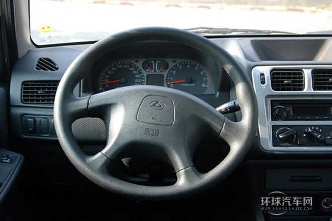 2013款 經(jīng)典版 2.0L 兩驅(qū)標(biāo)準(zhǔn)型