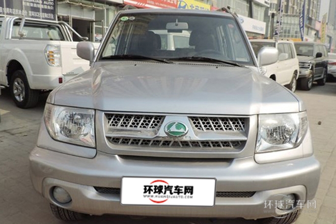 2013款 經(jīng)典版 2.0L 兩驅(qū)標(biāo)準(zhǔn)型