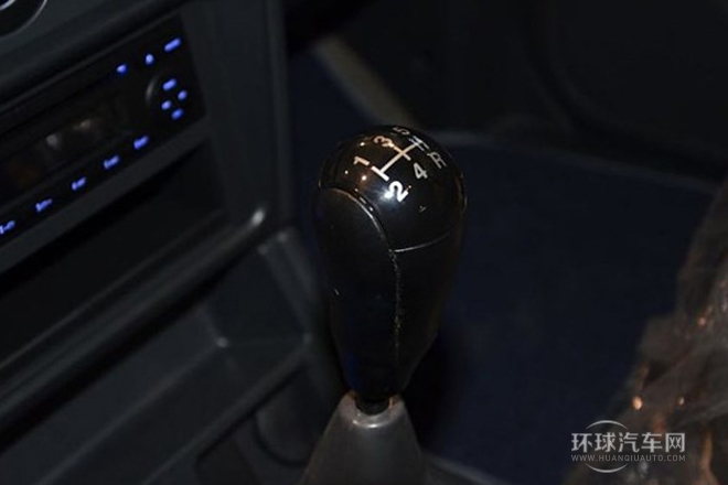 2014款 2.4L 手動(dòng)兩驅(qū)