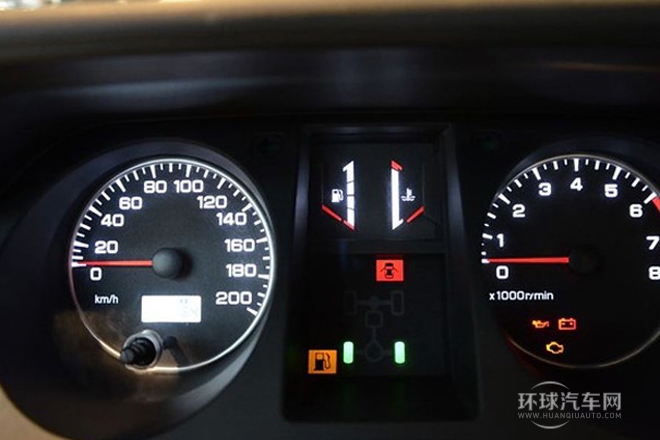 2014款 2.4L 手動兩驅(qū)