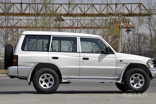 2014款 2.4L 手動兩驅(qū)