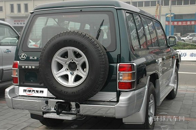 2013款 2.2L 手動(dòng)四驅(qū)標(biāo)準(zhǔn)型