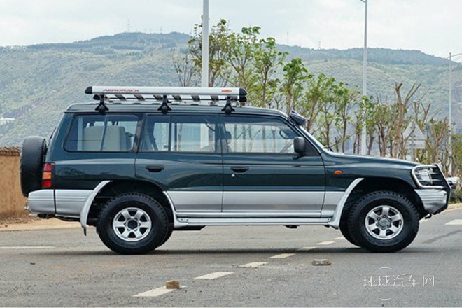 2013款 2.2L 手動四驅(qū)標準型