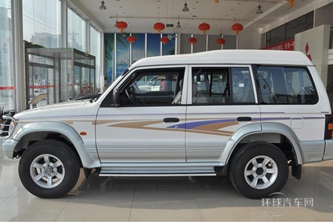 2009款 2.2L 手動(dòng)兩驅(qū)