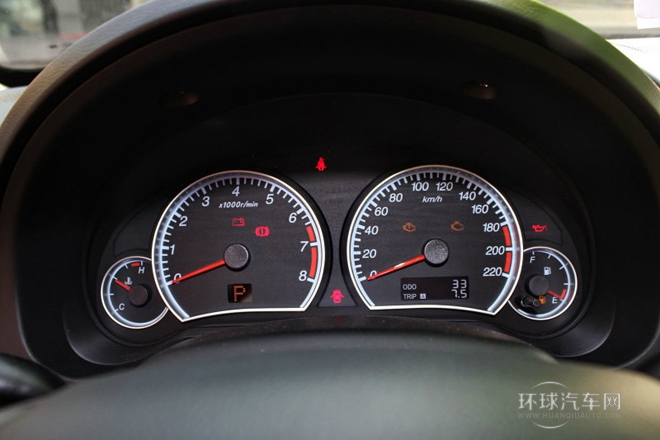 2013款 兩廂 1.6L 自動精英版