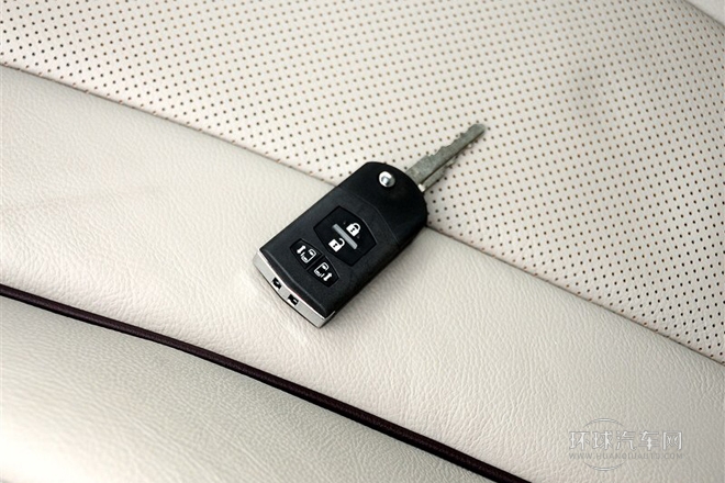 2013款 2.0L 手動(dòng)舒適型
