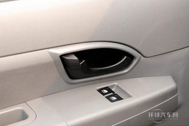 2013款 改款 1.5L 手動標準型5座 國IV