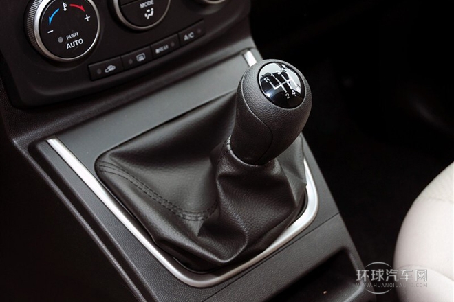 2013款 2.0L 手動(dòng)舒適型