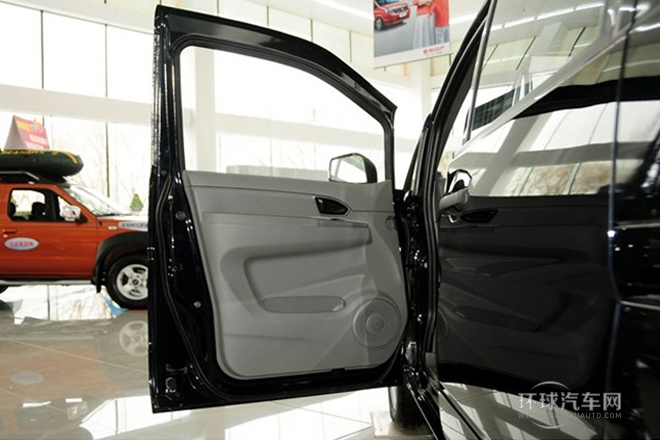 2013款 改款 1.5L 手動標(biāo)準(zhǔn)型7座 國V